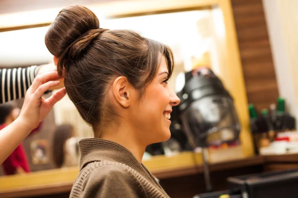 At hairdresser — Stock Photo, Image