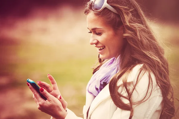 Reading message — Stock Photo, Image