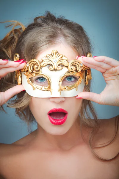 Mulher com máscara veneziana — Fotografia de Stock