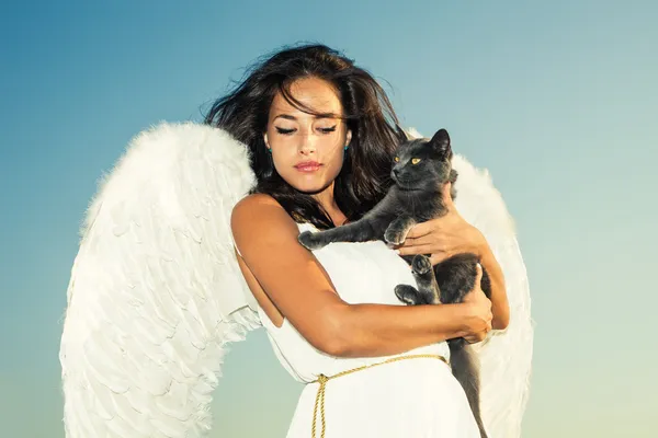 Angel en kat — Stockfoto