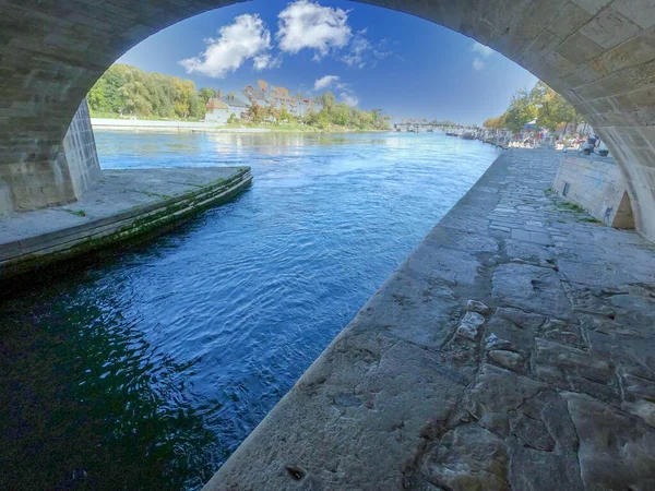 Regensburg Fotografado Com Grande Ângulo Com Ponte Pedra Sobre Danúbio — Fotografia de Stock