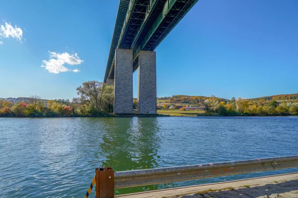 Ponte Auto Estrada Feita Vigas Chapa Aço Sobre Danúbio Perto — Fotografia de Stock