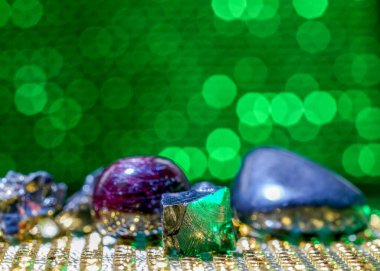 Shungit karbon ağırlıklı olarak oluşan ve en kaliteli ve stüdyo kalitesinde fotoğraflandı siyah bir kaya.