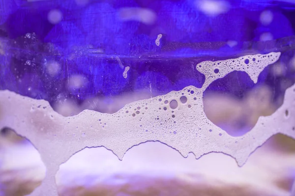 Skum Från Glas Med Bubblor Fotograferade Studio — Stockfoto
