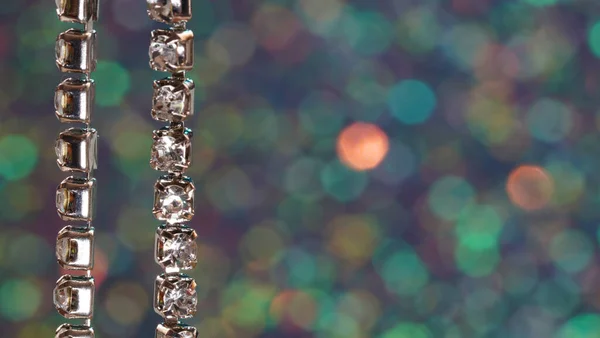 Srebrny Łańcuch Biżuterii Kostiumowej Jako Tło Obrazu Miejsca Kopiowania Sfotografowany — Zdjęcie stockowe