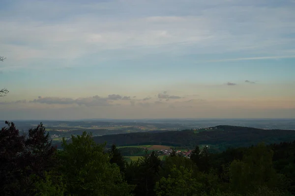 Landskapsbilder Bayerska Skogen Med Fascinerande Moln Och Blå Himmel — Stockfoto