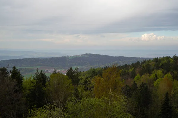 巴伐利亚森林的风景画 云彩斑斓 蓝天斑斓 — 图库照片