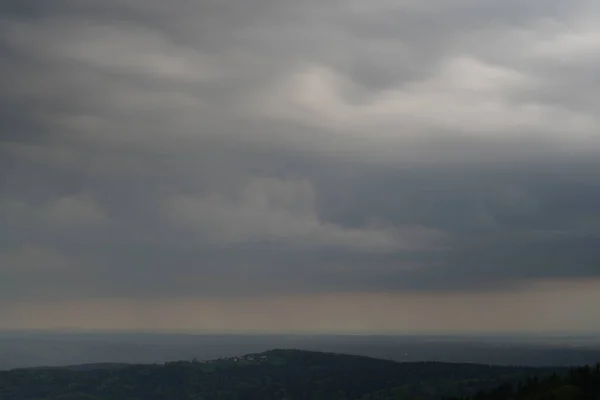 Nubes Oscuras Tormenta Bosque Bávaro Con Relámpagos Brillantes — Foto de Stock