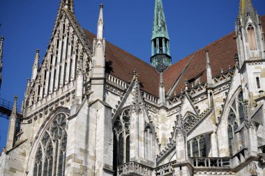 Bavyera 'da iyi korunmuş bir ortaçağ kasabası olan Regensburg, ilkbaharda fotoğraflandı.