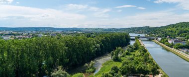 Bavyera 'da iyi korunmuş bir ortaçağ kasabası olan Regensburg, ilkbaharda fotoğraflandı.
