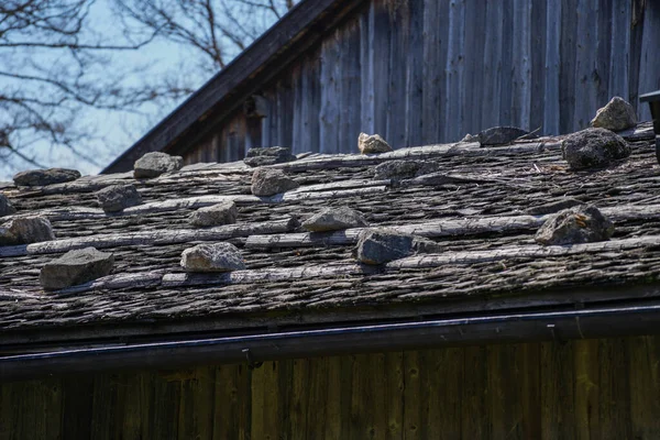 Bavyera Daki Çiftlik Evinde Çatıdan Ahşap Pencere Kapılara Kadar Birçok — Stok fotoğraf