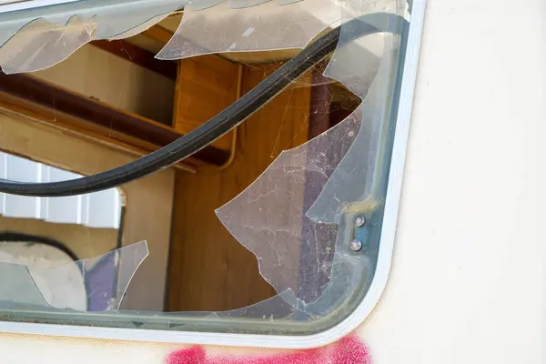 Krossat Fönsterglas Obebodd Byggnad Bayern Fotograferat Med Teleobjektivet Mars — Stockfoto
