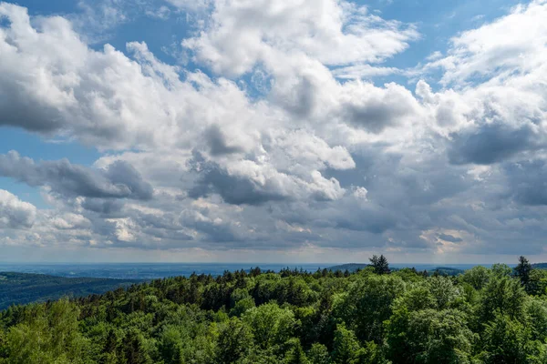 Paisaje Fotos Nubes Cielo Azul Bosque Baviera Con Fascinante —  Fotos de Stock