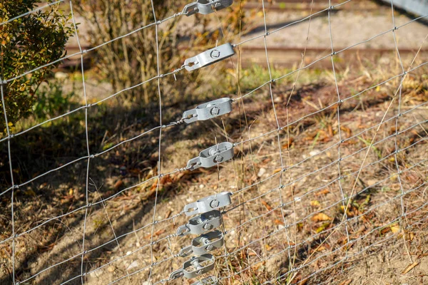 Ogrodzenie Ręcznie Fotografowane Zewnątrz Najlepszym Świetle Dnia — Zdjęcie stockowe