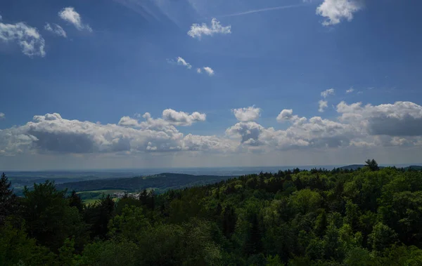 Vackert Landskap Med Berg Och Molnig Himmel — Stockfoto