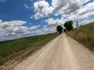 Kırsalda yol