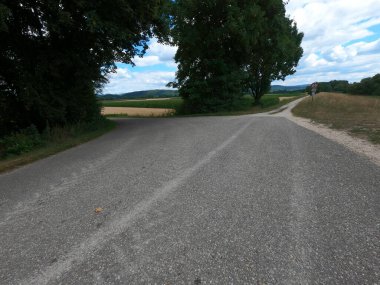 Kırsalda yol