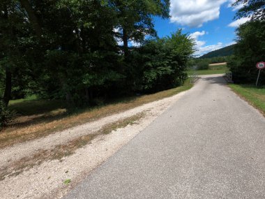 Kırsalda yol