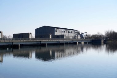 Nehir, Hollanda 'nın en kirli şehirlerinin bulunduğu eyaletin nehri.