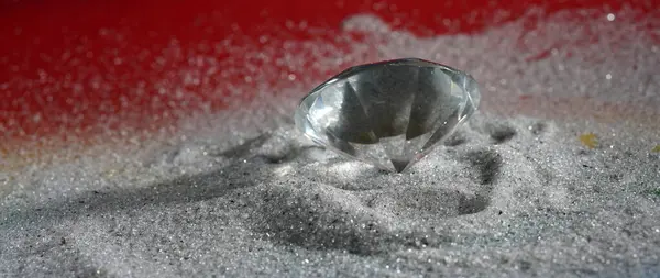 Τεχνητά Διαμάντια Που Βρίσκονται Στην Άμμο Φωτογραφήθηκαν Στο Στούντιο Φως — Φωτογραφία Αρχείου