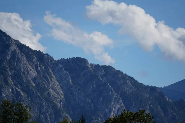 Beau Paysage Avec Montagnes Ciel Bleu — Photo