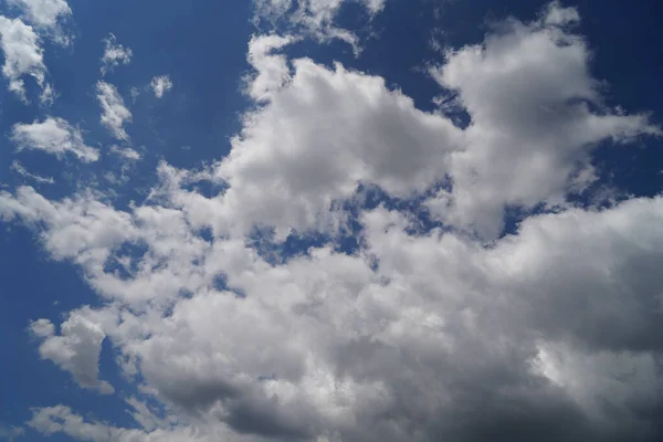 Langit Biru Dengan Awan — Stok Foto