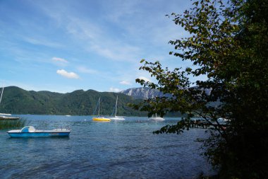 Güzel göl manzarası