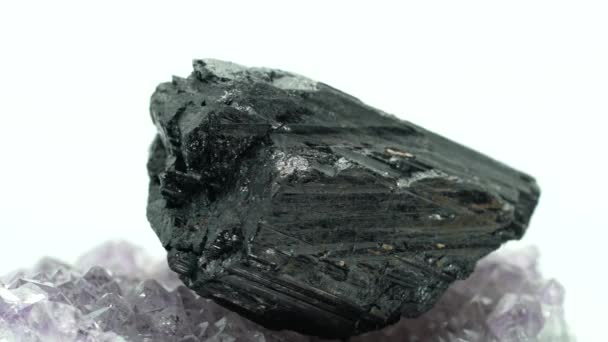 Makro Mineral Sten Isolerad Vit Bakgrund — Stockvideo
