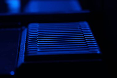 Modern bir bilgisayar klavyesini kapat