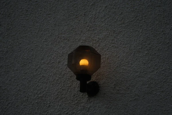 Lampe Auf Schwarzem Hintergrund — Stockfoto