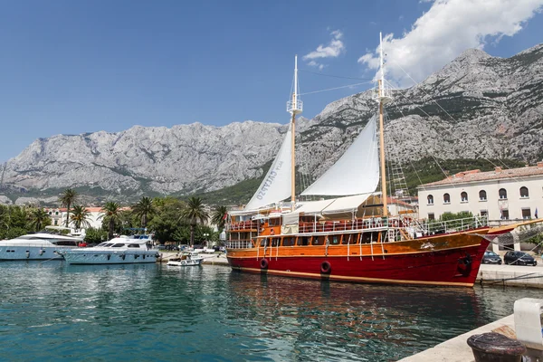 Naves en Makarska — Foto de Stock