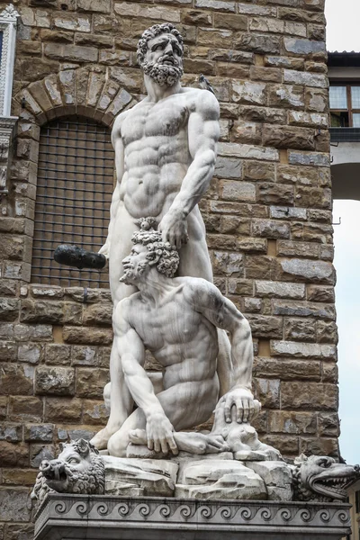 Ο Ηρακλής και Κάκος γλυπτική στη Φλωρεντία — Φωτογραφία Αρχείου