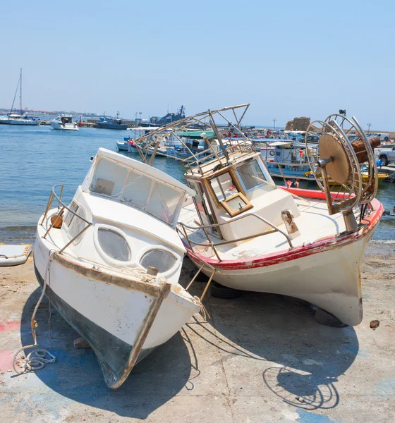 Two old boat on the shore — Stock Photo, Image