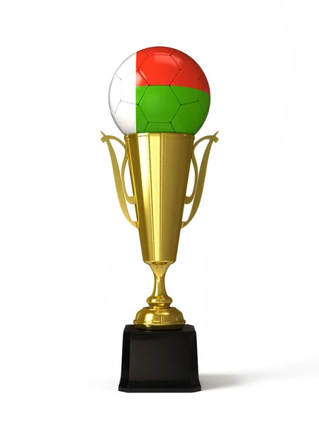Balón de fútbol con bandera de Madagascar, en copa de trofeo de oro —  Fotos de Stock