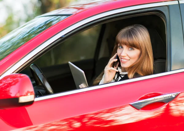 Donna d'affari al telefono. — Foto Stock