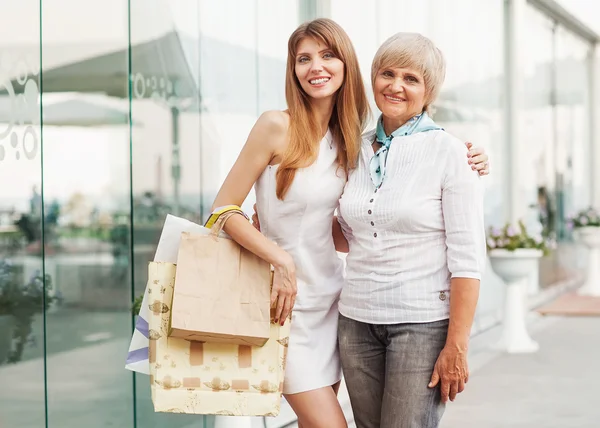 Adult mother and daughter — Stock Photo, Image