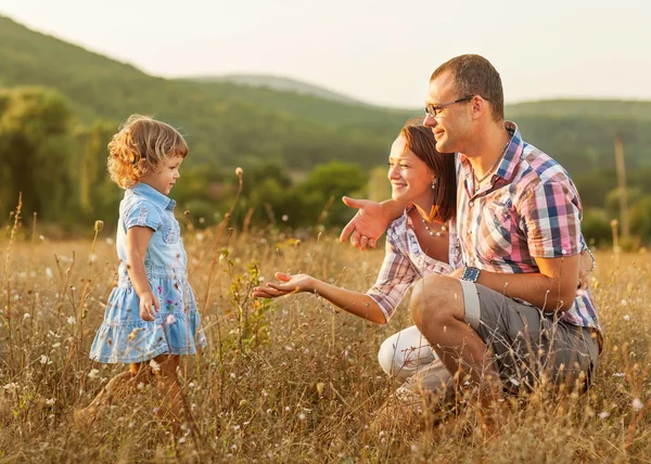 Lycklig familj. — Stockfoto