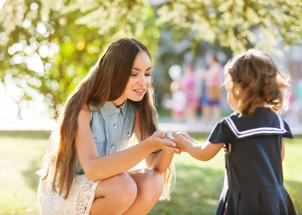 Mor och dotter — Stockfoto