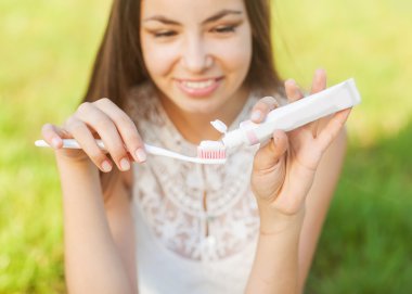 görüntü güzel kadın diş fırçalama