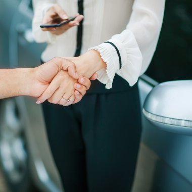 bir araba satın alma sonra anlaşma yakın iş anlaşması