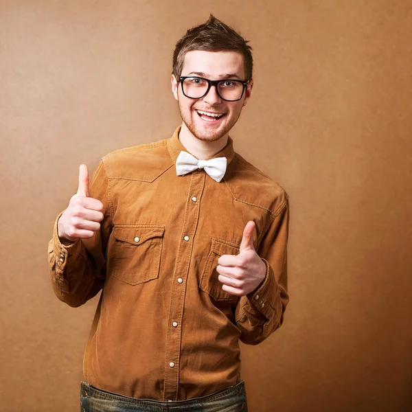 Hipster chico de estilo en el estudio —  Fotos de Stock