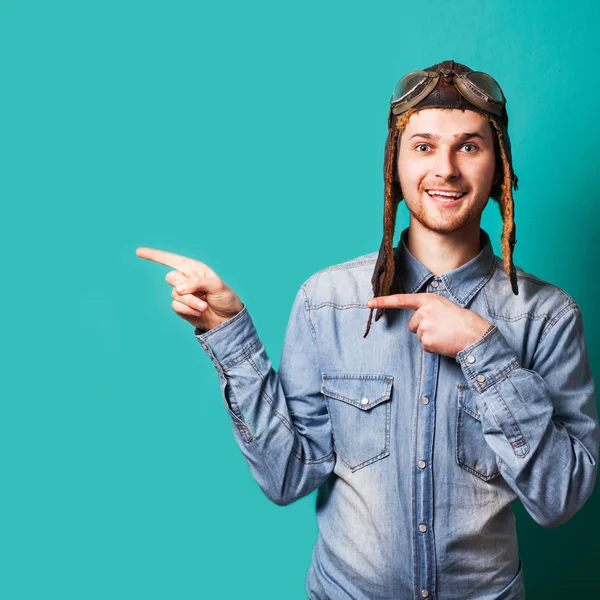 Fashion young man posing — Stock Photo, Image