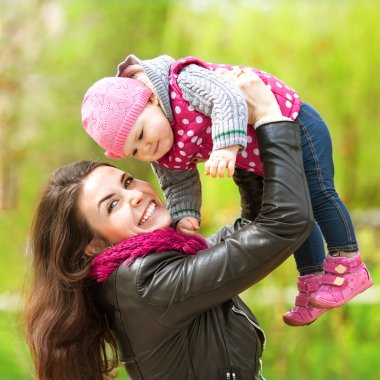 Anne ve kızı bahar Parkı