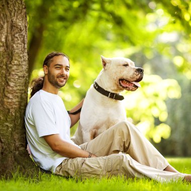 adam ve köpeği argentino kadar basit.