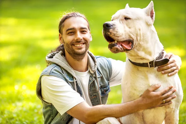 Paseo Argentino Hombre y Perro por el parque . —  Fotos de Stock