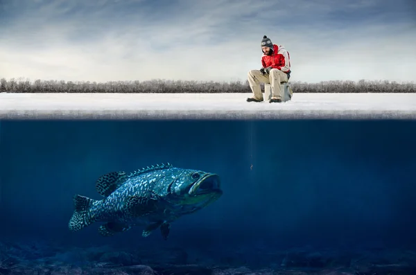 Підлідна риболовля — стокове фото
