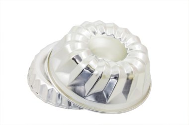 puding tava üzerinde beyaz izole
