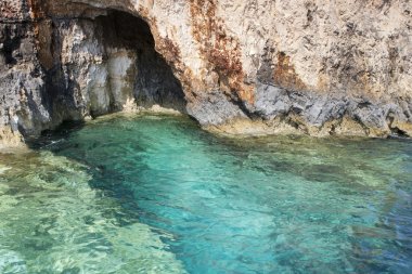 Yunanistan 'ın Zakynthos adasındaki mavi mağaralar