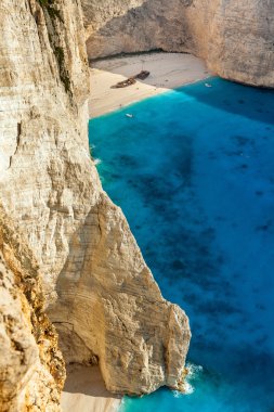 Yunanistan 'ın Zakynthos kentindeki Navagio plajındaki gemi enkazının görüntüsü