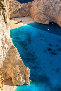 Yunanistan 'ın Zakynthos kentindeki Navagio plajındaki gemi enkazının görüntüsü
